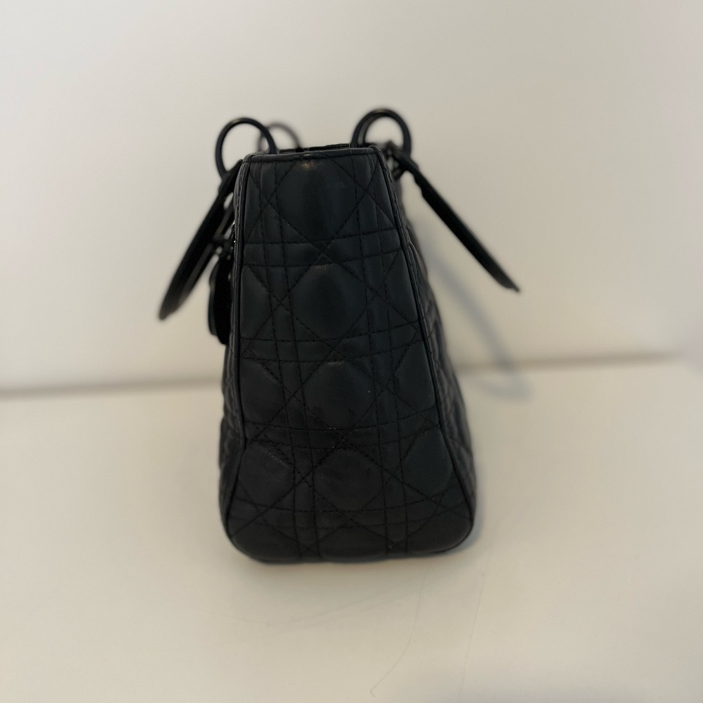 Medium Lady Dior Matte Bag - Picture 3 of 11